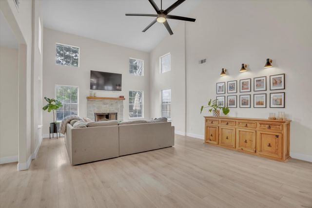 710 Vermeulen Dr, Ripon, CA 95366