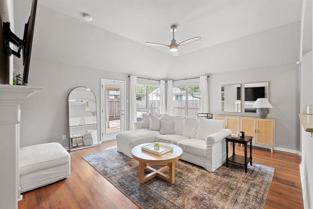 9305 Donner LN, Austin, TX 78749