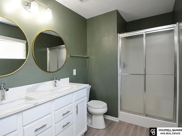 7414 N 77th Avenue, Omaha, NE 68122