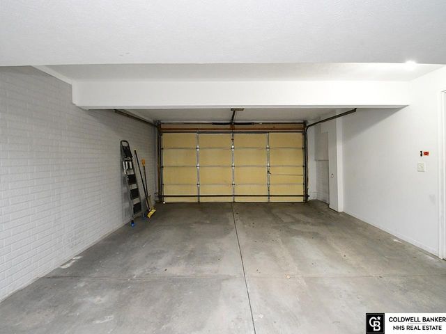 7414 N 77th Avenue, Omaha, NE 68122