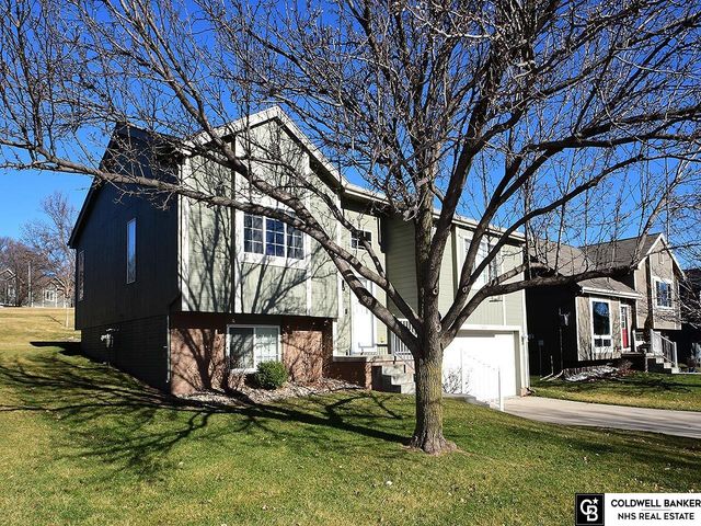 7414 N 77th Avenue, Omaha, NE 68122