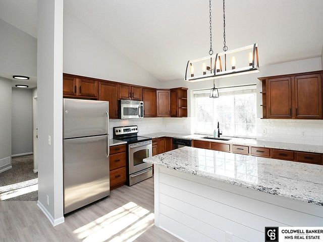 7414 N 77th Avenue, Omaha, NE 68122