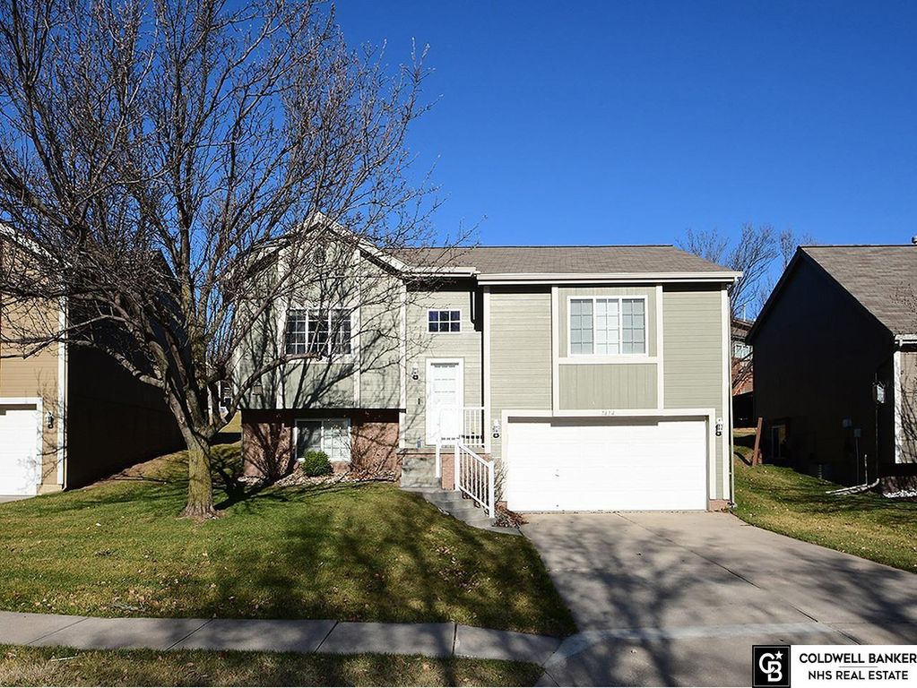 7414 N 77th Avenue, Omaha, NE 68122