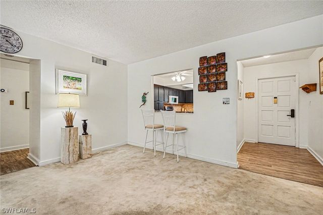 215 Cypress WAY E E2, Naples, FL 34110