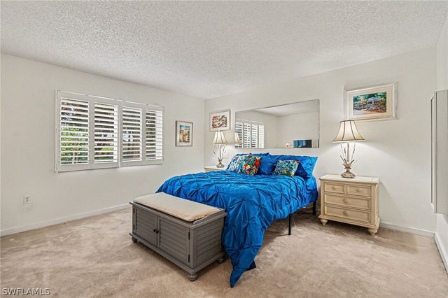 215 Cypress WAY E E2, Naples, FL 34110