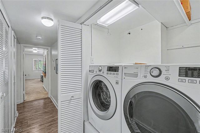 215 Cypress WAY E E2, Naples, FL 34110