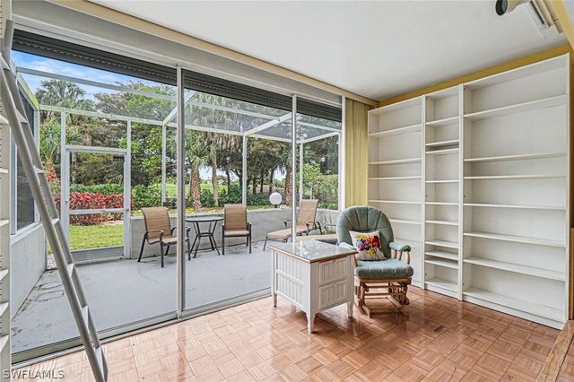 215 Cypress WAY E E2, Naples, FL 34110