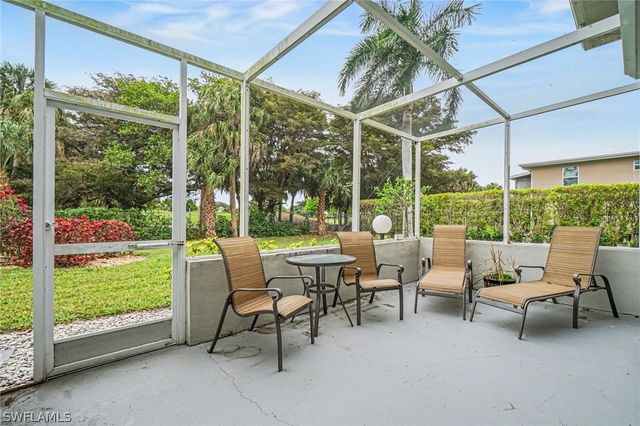 215 Cypress WAY E E2, Naples, FL 34110