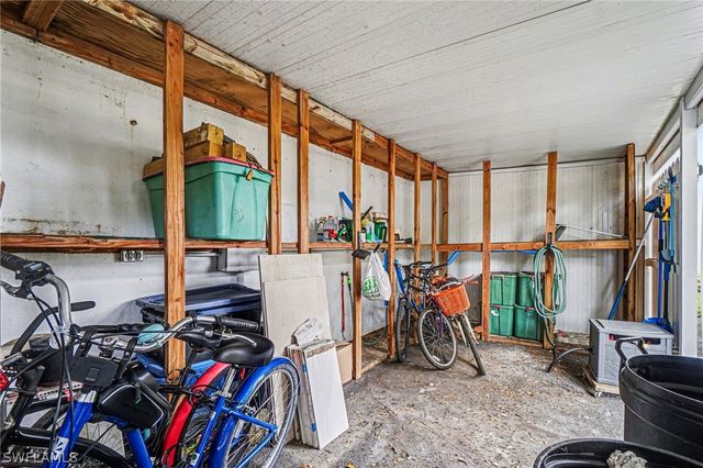 215 Cypress WAY E E2, Naples, FL 34110