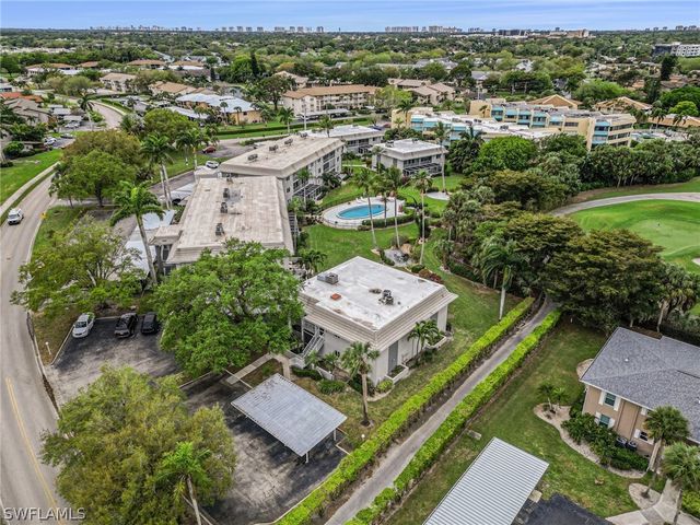 215 Cypress WAY E E2, Naples, FL 34110