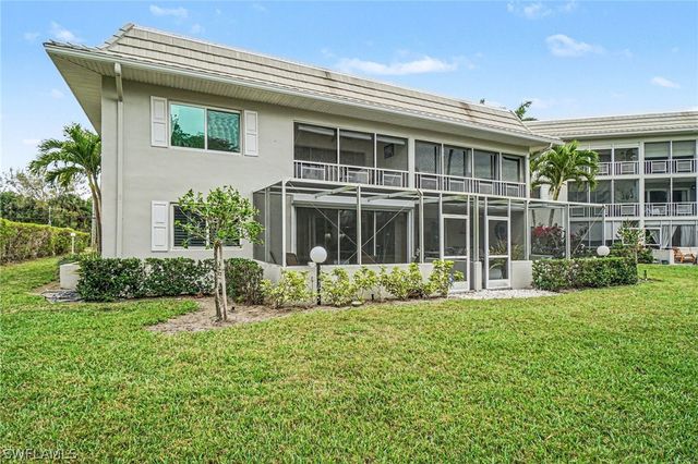 215 Cypress WAY E E2, Naples, FL 34110