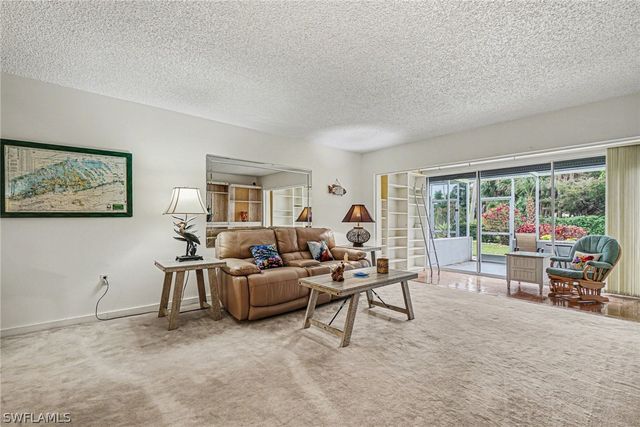 215 Cypress WAY E E2, Naples, FL 34110