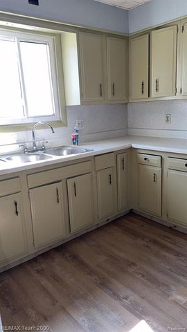 1182 Lafayette Boulevard, Lincoln Park, MI 48146