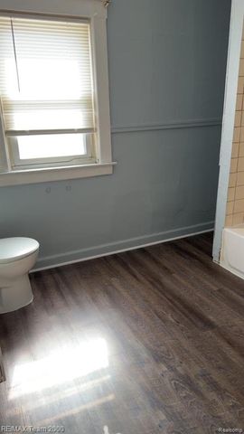 1182 Lafayette Boulevard, Lincoln Park, MI 48146