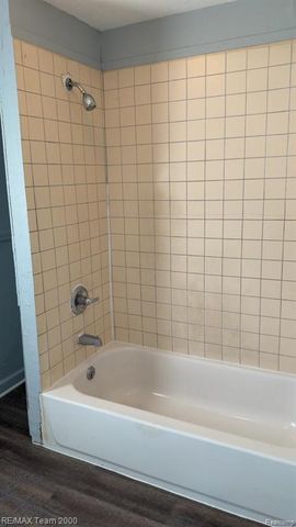 1182 Lafayette Boulevard, Lincoln Park, MI 48146