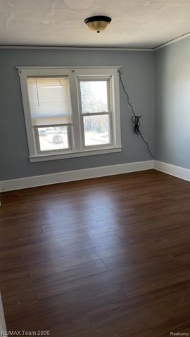 1182 Lafayette Boulevard, Lincoln Park, MI 48146