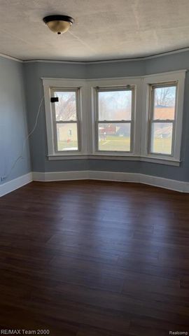 1182 Lafayette Boulevard, Lincoln Park, MI 48146