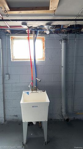 1182 Lafayette Boulevard, Lincoln Park, MI 48146