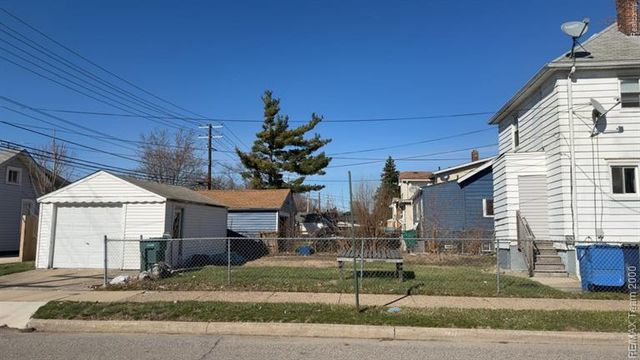 1182 Lafayette Boulevard, Lincoln Park, MI 48146