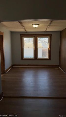 1182 Lafayette Boulevard, Lincoln Park, MI 48146