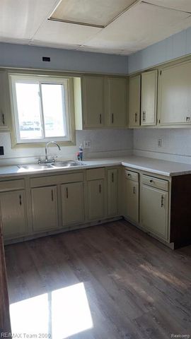 1182 Lafayette Boulevard, Lincoln Park, MI 48146