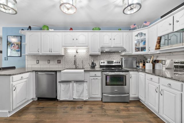 1731 Creekview Ct, Adams, TN 37010
