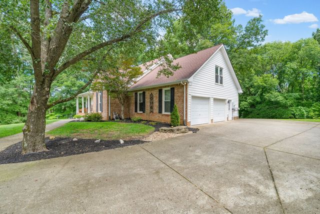 1731 Creekview Ct, Adams, TN 37010