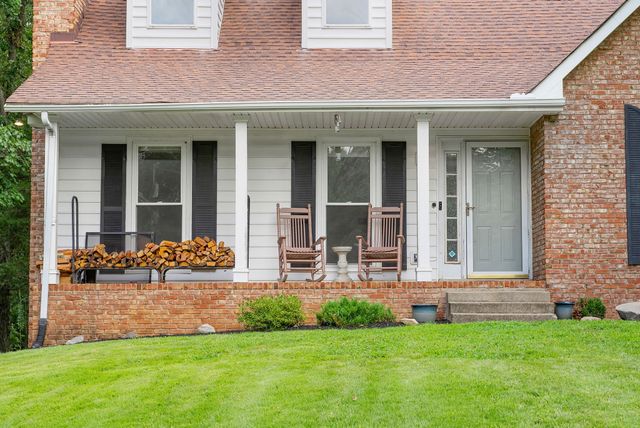 1731 Creekview Ct, Adams, TN 37010