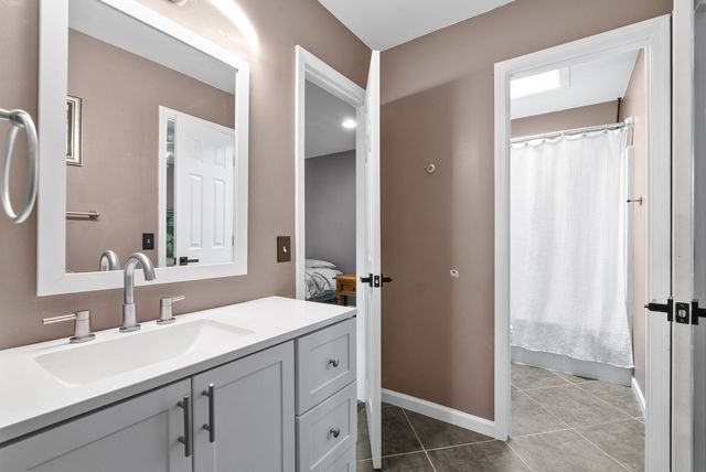 1731 Creekview Ct, Adams, TN 37010