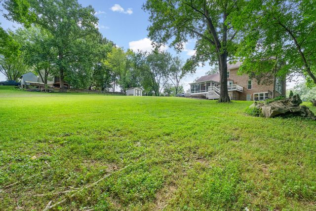 1731 Creekview Ct, Adams, TN 37010