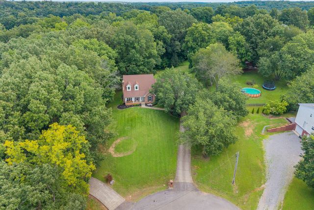 1731 Creekview Ct, Adams, TN 37010