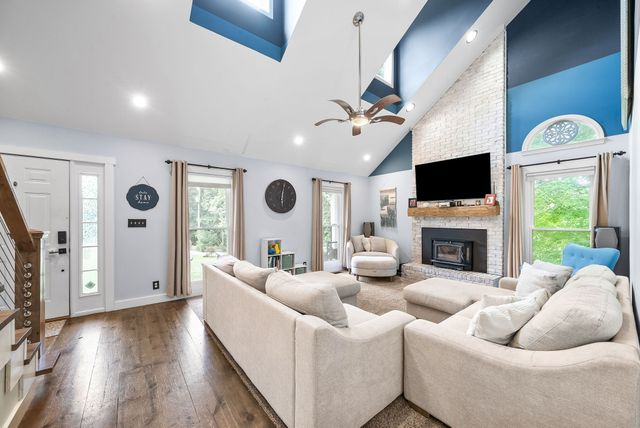 1731 Creekview Ct, Adams, TN 37010