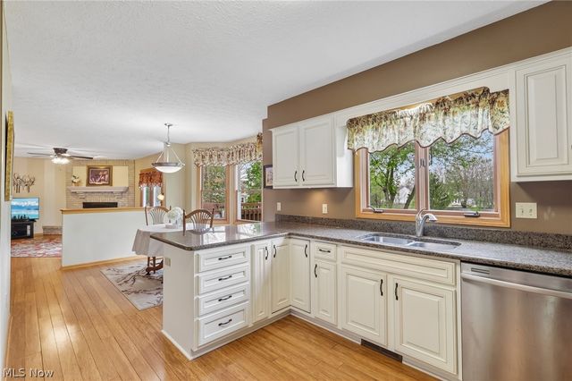 255 Gloucester Drive, Medina, OH 44256