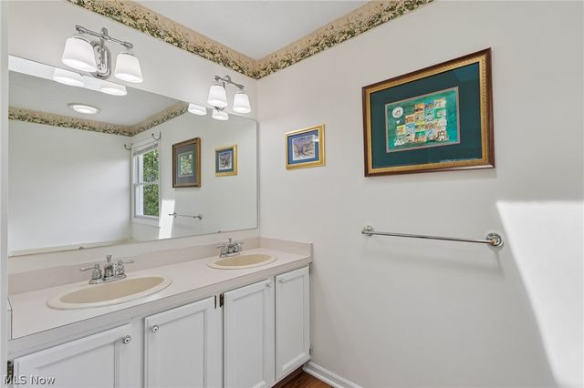 255 Gloucester Drive, Medina, OH 44256