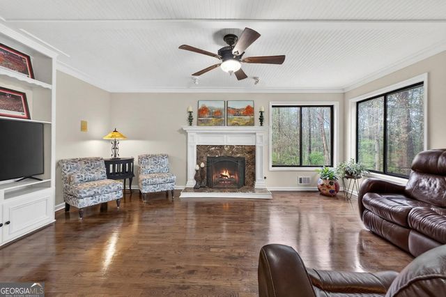 596 Willowgreen Court SE, Conyers, GA 30094