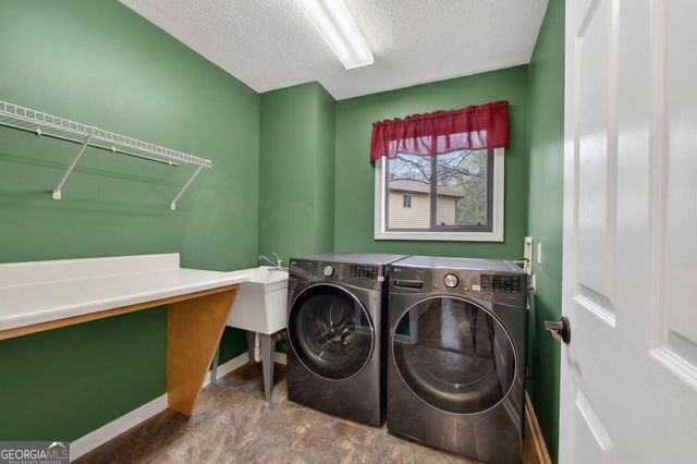 596 Willowgreen Court SE, Conyers, GA 30094