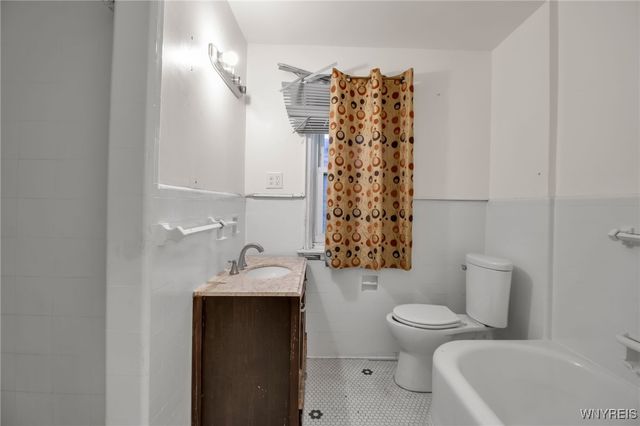 2247 Grand Avenue, Niagara Falls, NY 14301