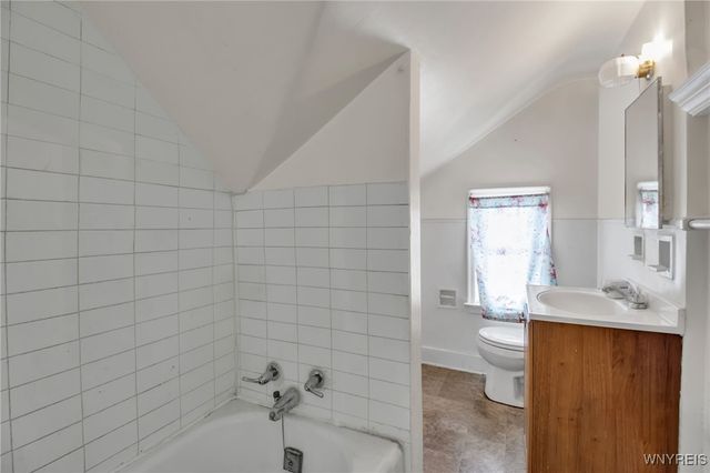 2247 Grand Avenue, Niagara Falls, NY 14301