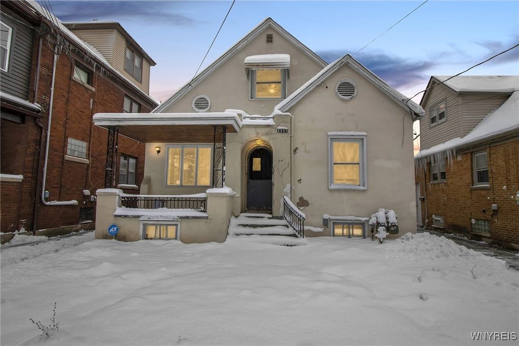 2247 Grand Avenue, Niagara Falls, NY 14301