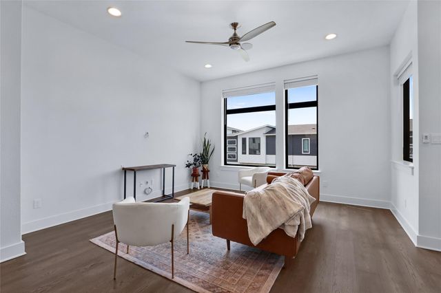 2050 Lohmans Spur RD 501, Lakeway, TX 78734