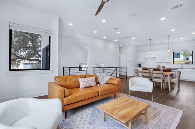 2050 Lohmans Spur RD 501, Lakeway, TX 78734