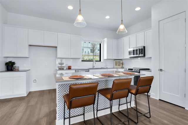 2050 Lohmans Spur RD 501, Lakeway, TX 78734