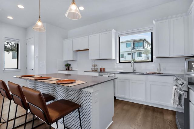 2050 Lohmans Spur RD 501, Lakeway, TX 78734