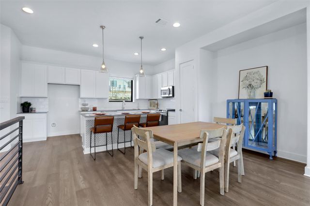 2050 Lohmans Spur RD 501, Lakeway, TX 78734