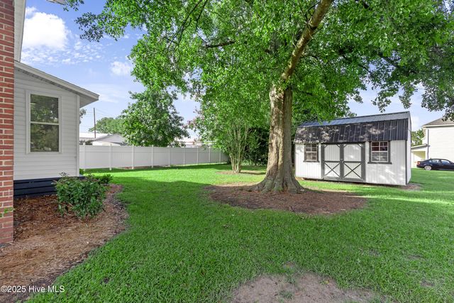 3902 W Wilson Street, Farmville, NC 27828