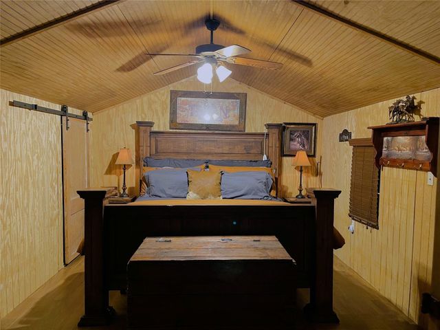233 Private Road 247, Oakwood, TX 75855