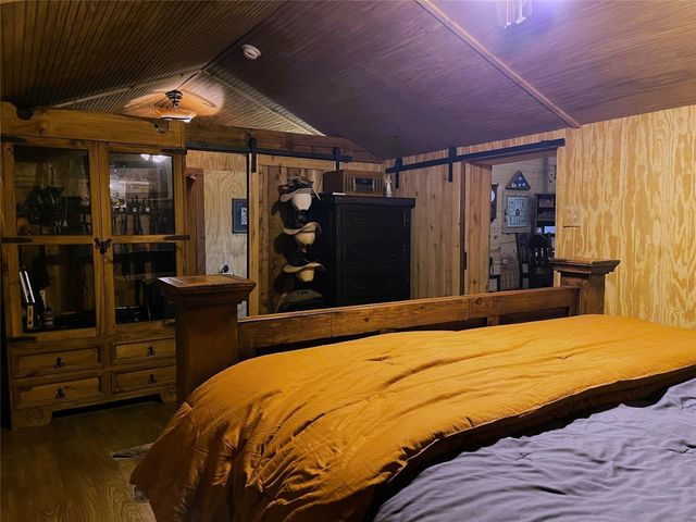 233 Private Road 247, Oakwood, TX 75855
