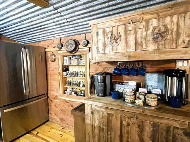 233 Private Road 247, Oakwood, TX 75855
