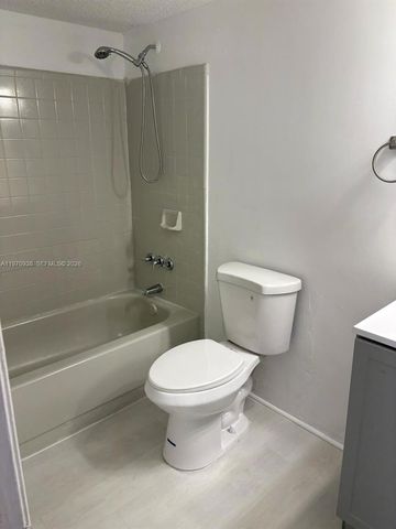 4481 W Mcnab Rd 29, Pompano Beach, FL 33069