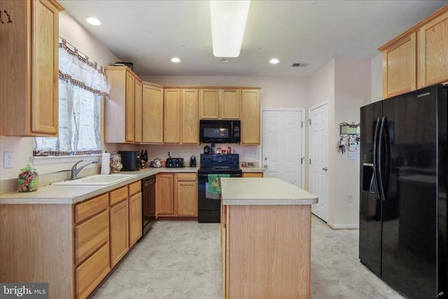 93 KIMBERWICKE DR S, Charles Town, WV 25414